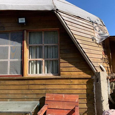 בקתת עץ בחורש במנות - דום גיאודזי - Wooden Cabin In Manot Екстер'єр фото
