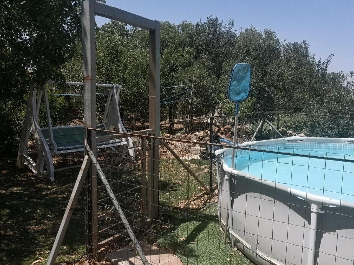 בקתת עץ בחורש במנות - דום גיאודזי - Wooden Cabin In Manot Екстер'єр фото